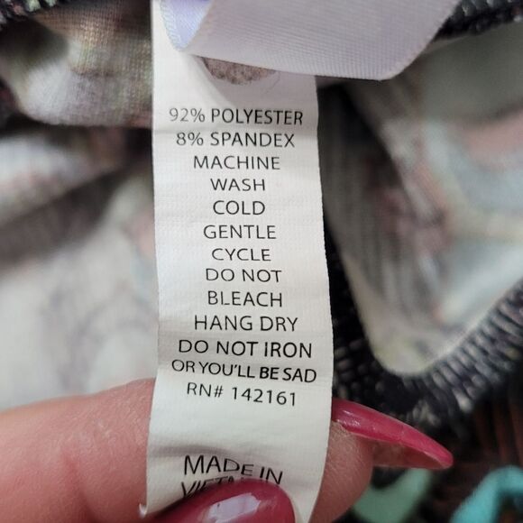 Lularoe disney evil queen mirror mirror legging - Picture 2 of 3